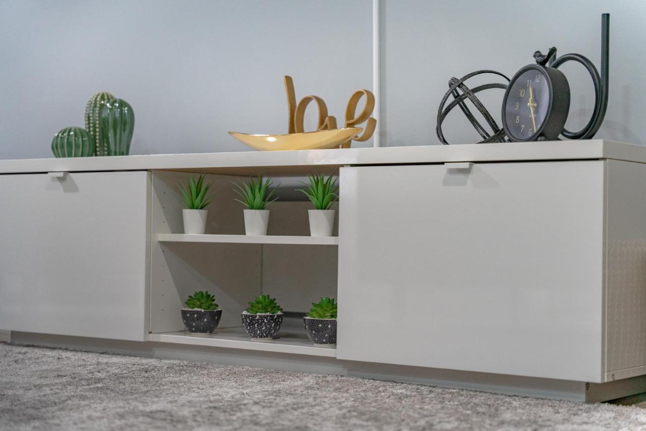 You Will Love This 2Br Guest Suite In Se Calgary Luaran gambar