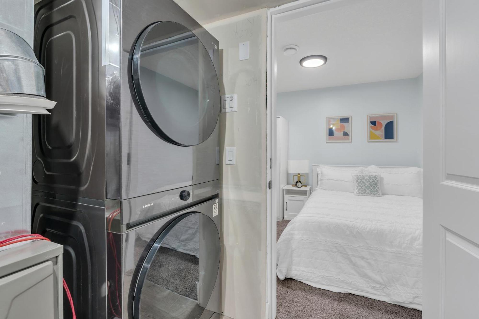 You Will Love This 2Br Guest Suite In Se Calgary Luaran gambar