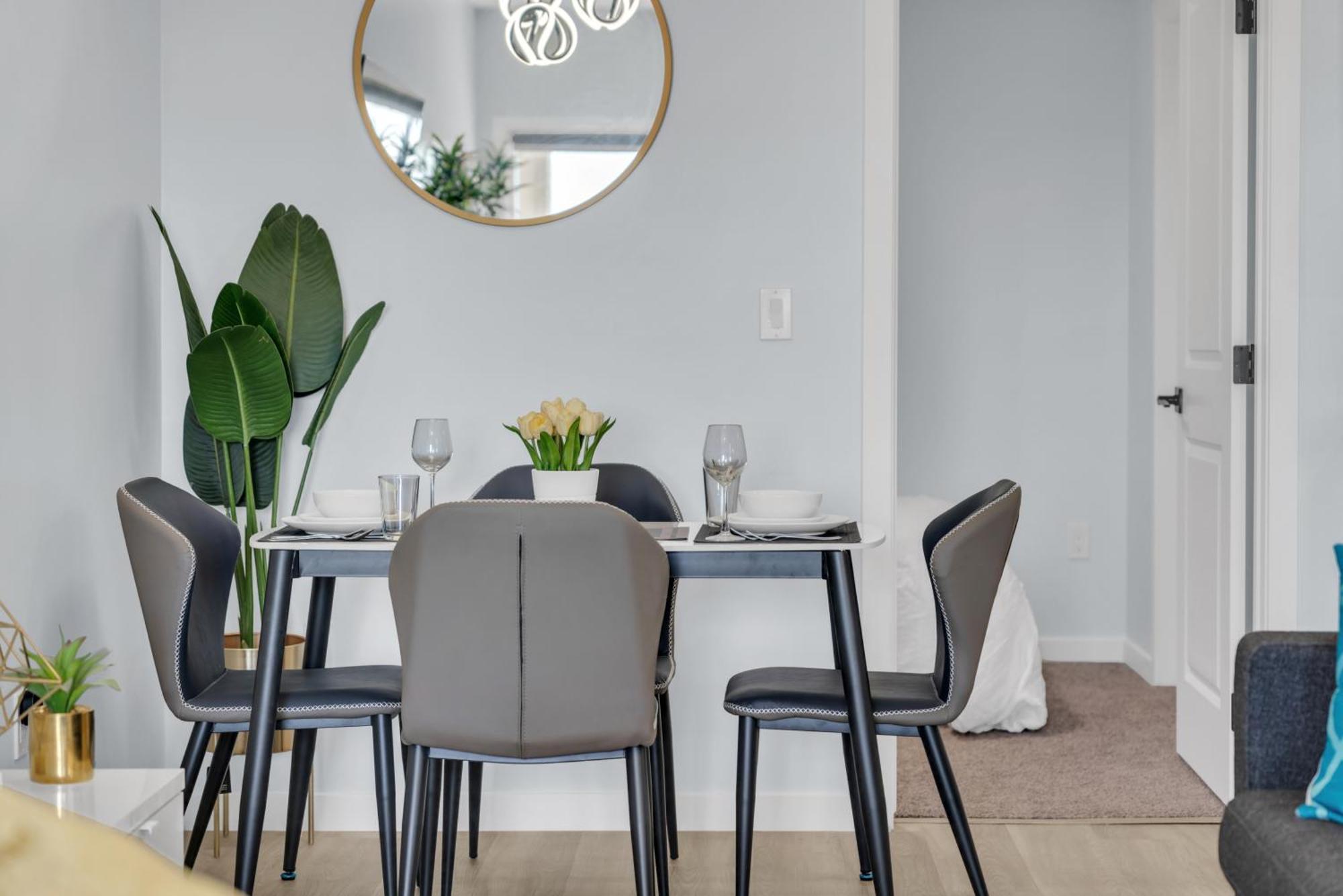 You Will Love This 2Br Guest Suite In Se Calgary Luaran gambar