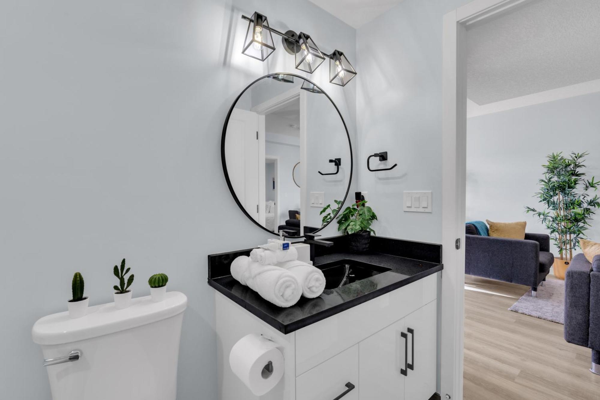 You Will Love This 2Br Guest Suite In Se Calgary Luaran gambar