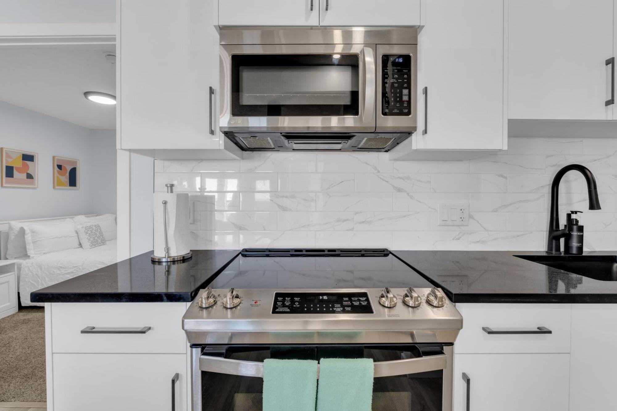 You Will Love This 2Br Guest Suite In Se Calgary Luaran gambar