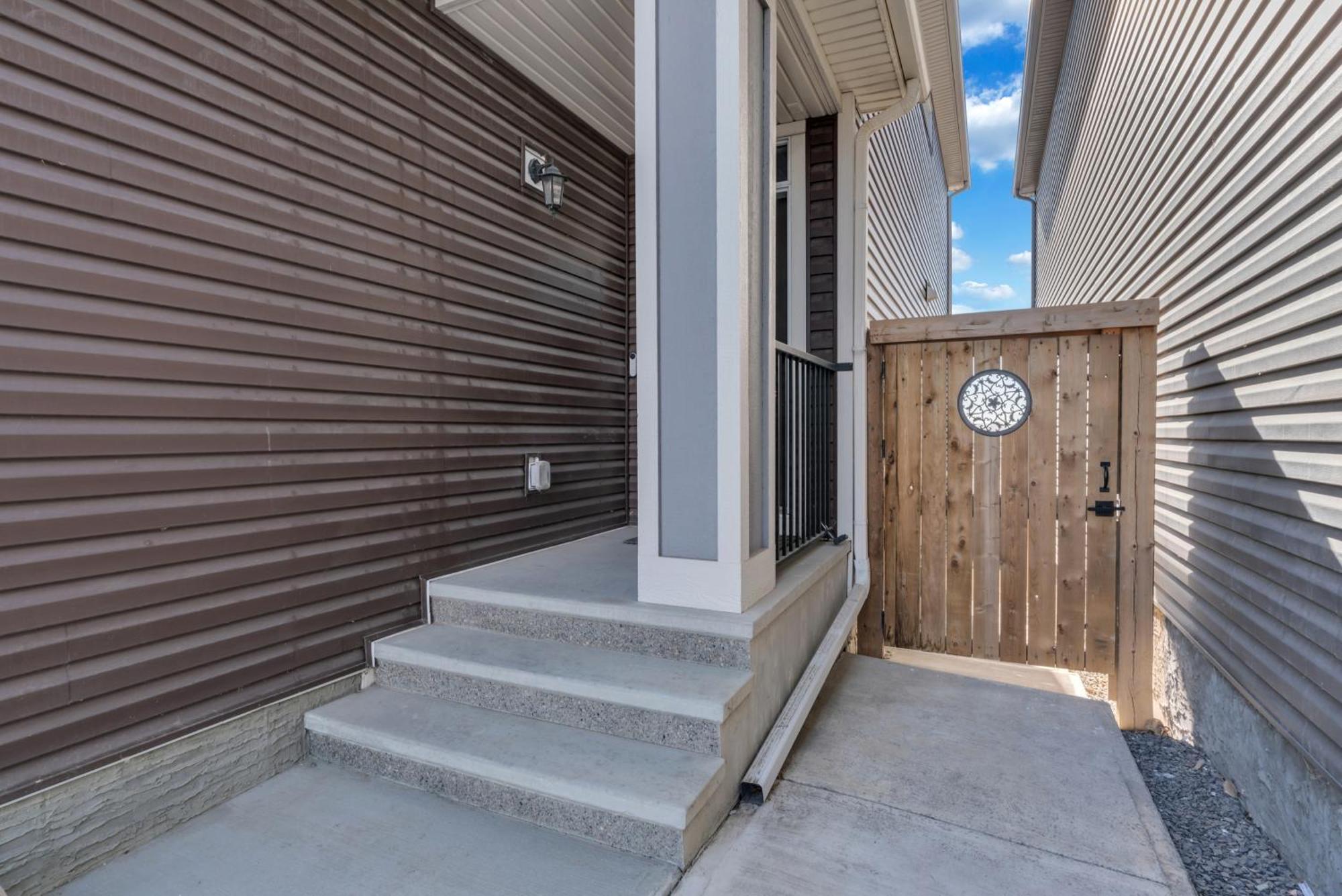 You Will Love This 2Br Guest Suite In Se Calgary Luaran gambar